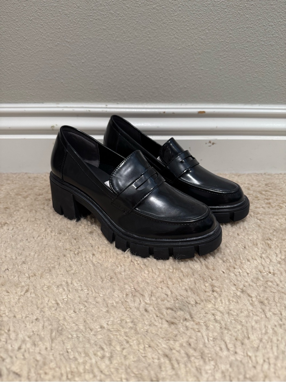Sage Black Polished Leather Lug-Sole Penny Loafers